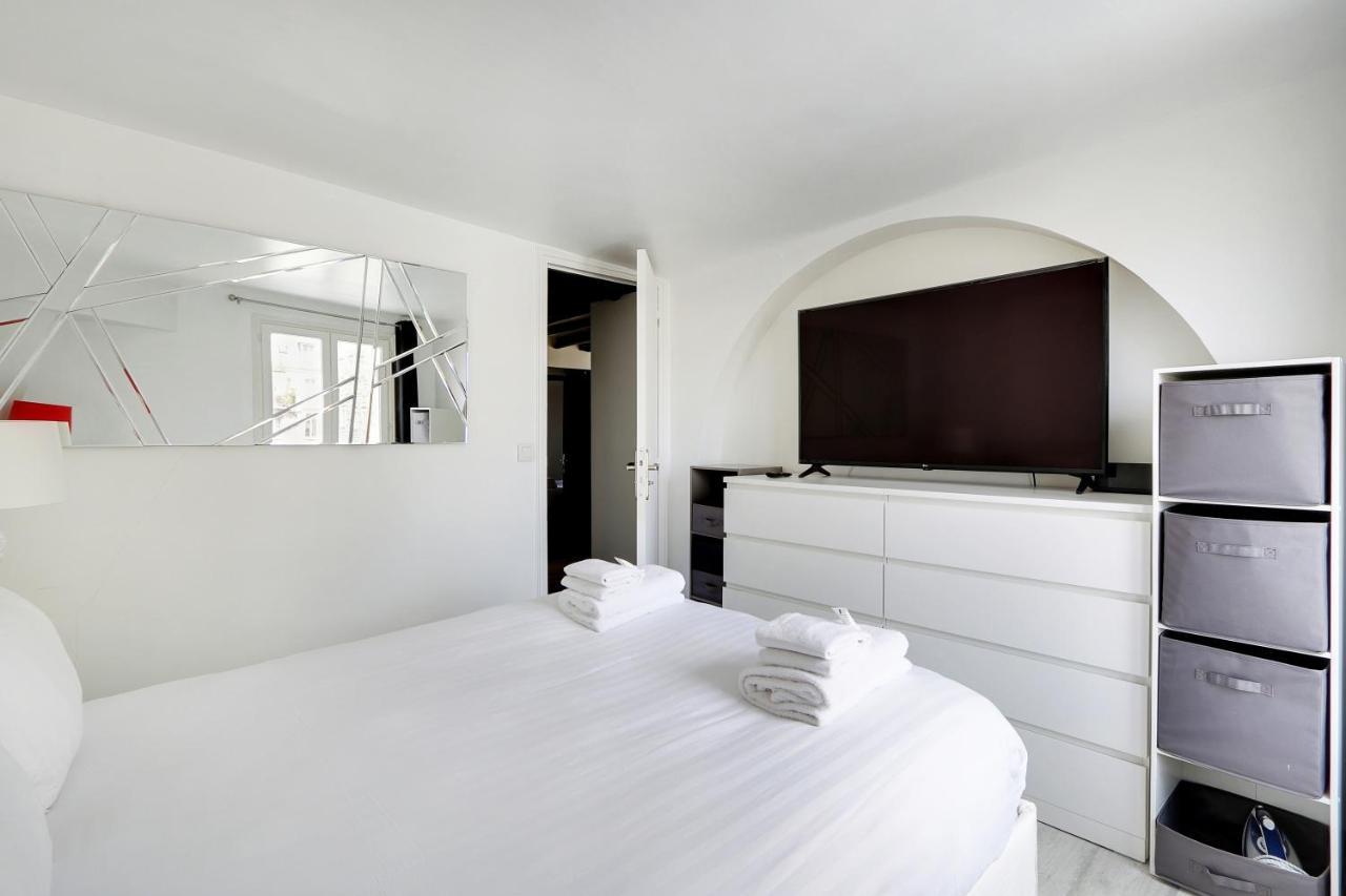 Pick A Flat'S Apartments In Le Marais - Rue Saint Merri Paris Exterior photo